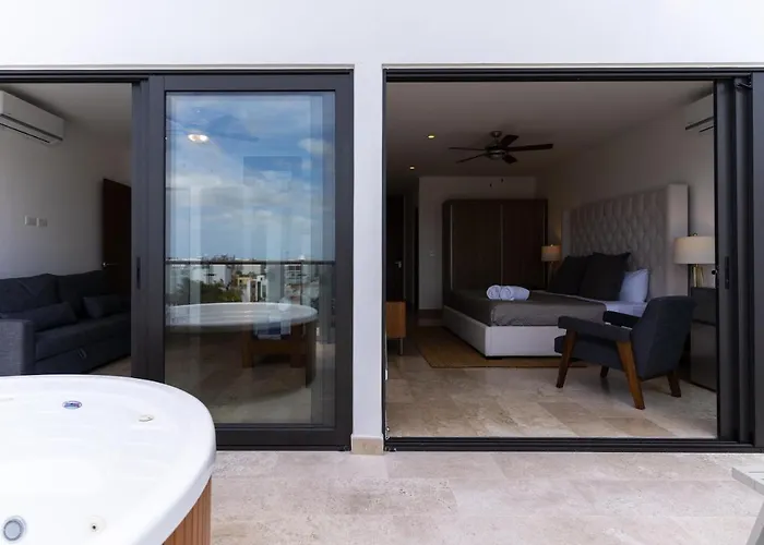 New & Equipped Steps From The With Pool Jacuzzi By Yeah *